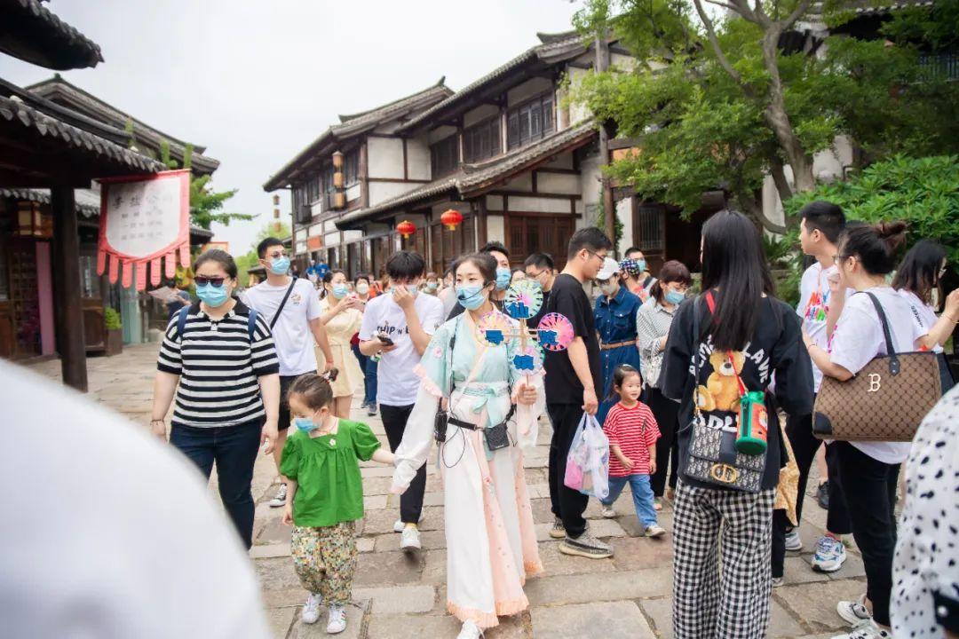 探索东方盐湖城：最新导游手册，开启美好旅程之旅