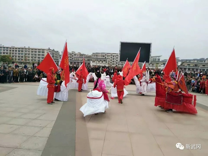 武冈红网民声共鸣，温馨互动新篇章